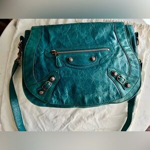 Balenciaga Neo Folk in Lagon, RGH